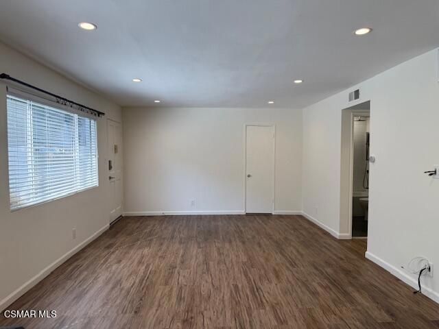 18619 Collins Street F7, Tarzana, CA 91356