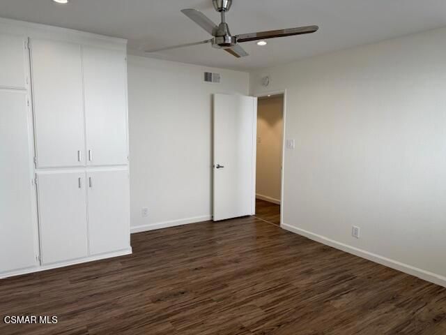 18619 Collins Street F7, Tarzana, CA 91356
