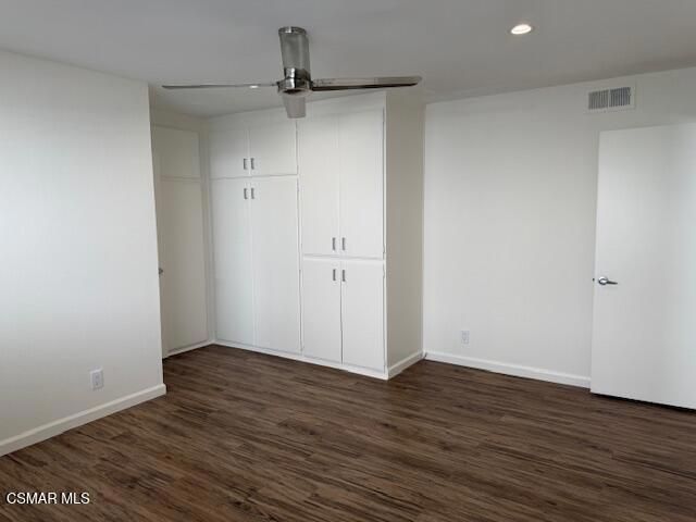 18619 Collins Street F7, Tarzana, CA 91356