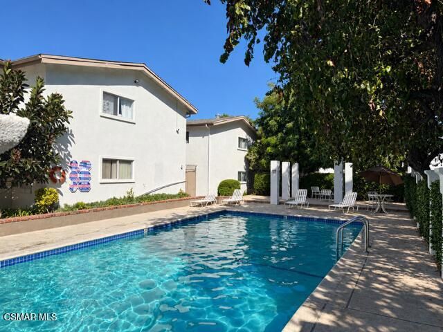 18619 Collins Street F7, Tarzana, CA 91356