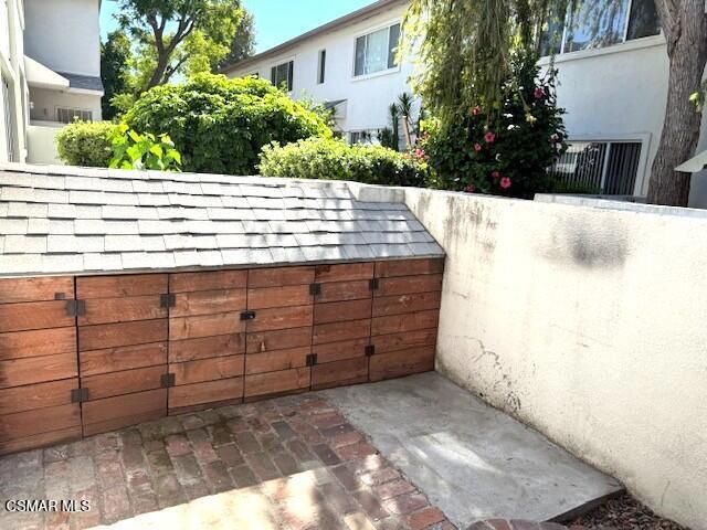 18619 Collins Street F7, Tarzana, CA 91356