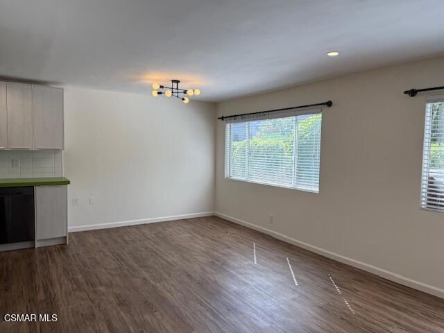 18619 Collins Street F7, Tarzana, CA 91356