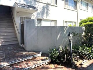18619 Collins Street F7, Tarzana, CA 91356