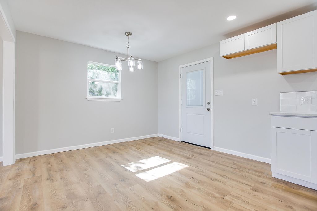 Image 7 of property listing at 358 E 46th Street, San Angelo, TX 76903