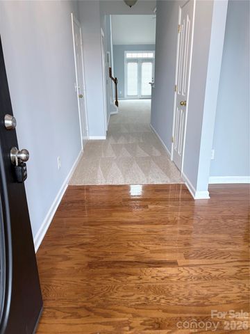 8909 Holland Park Lane, Charlotte, NC 28277