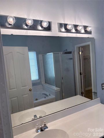 8909 Holland Park Lane, Charlotte, NC 28277