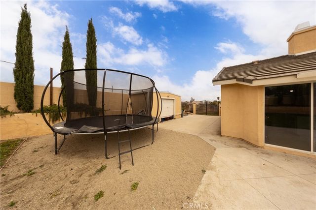 2294 N Smoketree Avenue, Rialto, CA 92377