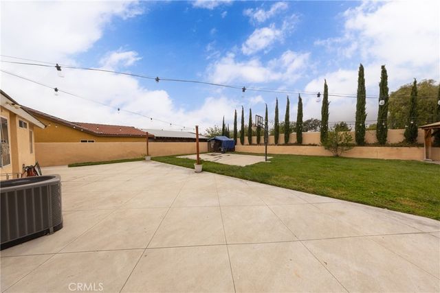 2294 N Smoketree Avenue, Rialto, CA 92377