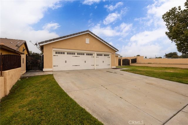2294 N Smoketree Avenue, Rialto, CA 92377