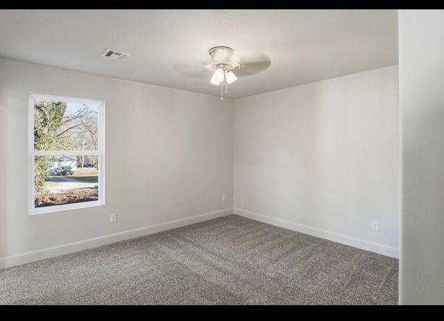 103 N Schifferdecker Avenue, Joplin, MO 64801