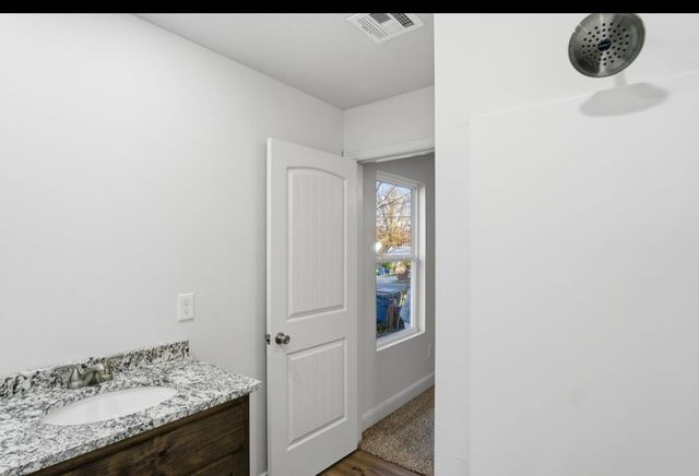 103 N Schifferdecker Avenue, Joplin, MO 64801