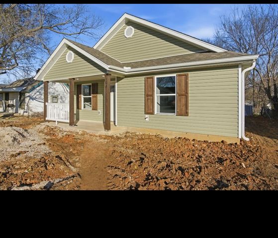 103 N Schifferdecker Avenue, Joplin, MO 64801