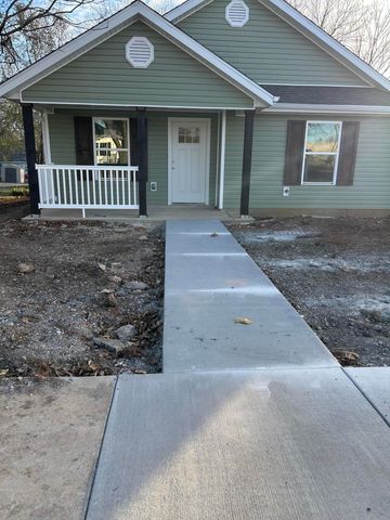 103 N Schifferdecker Avenue, Joplin, MO 64801