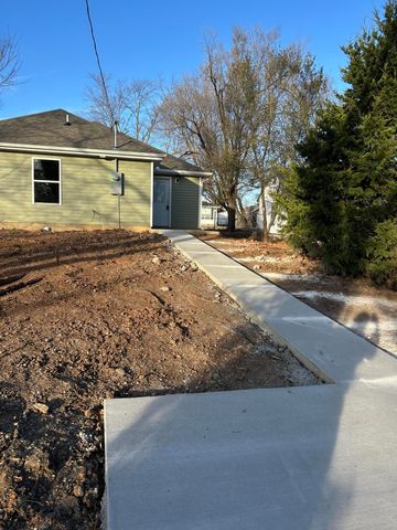 103 N Schifferdecker Avenue, Joplin, MO 64801