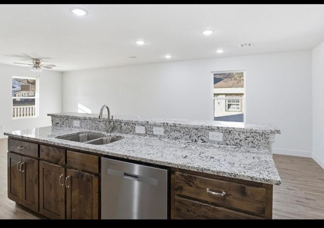 103 N Schifferdecker Avenue, Joplin, MO 64801