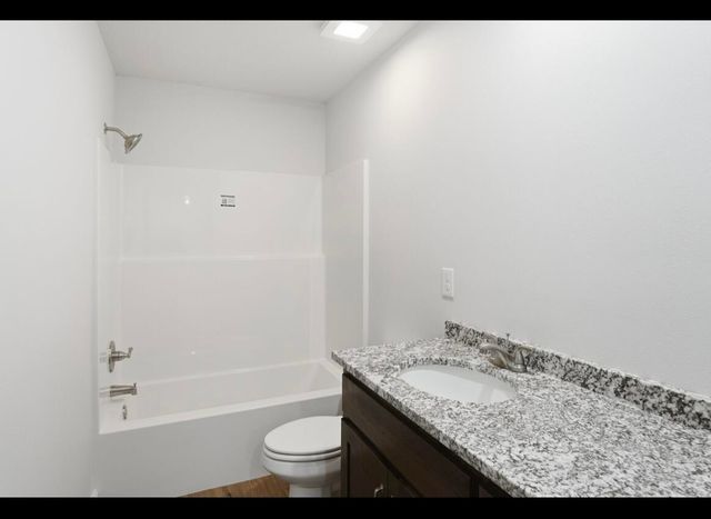 103 N Schifferdecker Avenue, Joplin, MO 64801