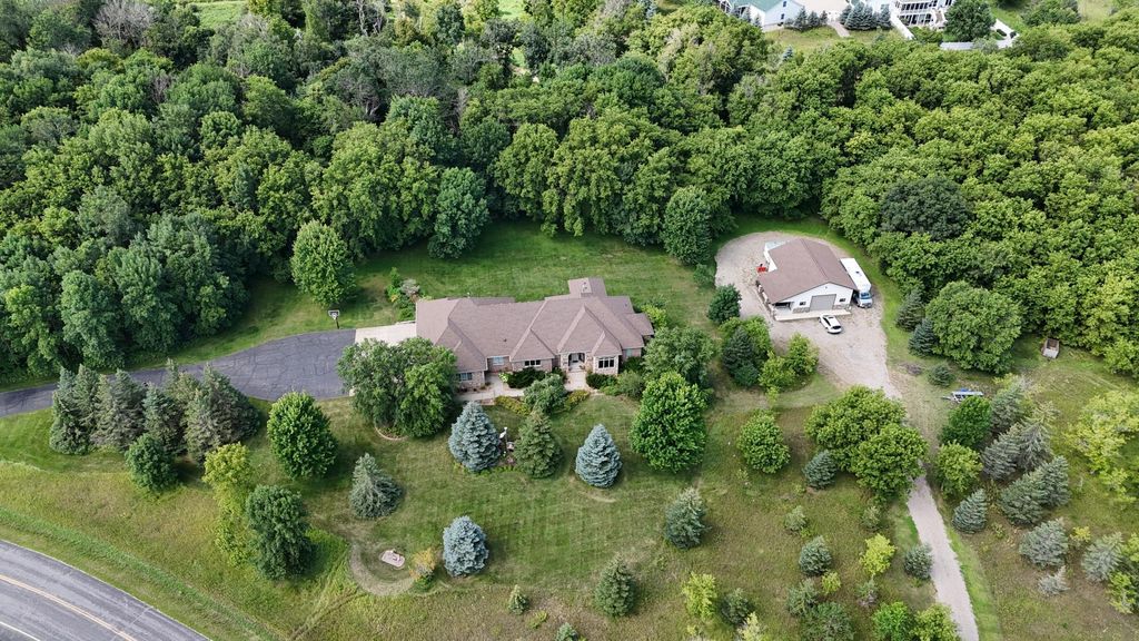 22235 Ridgeview Drive, Saint Augusta, MN 56301