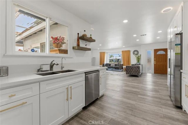 6201 Tampa, Tarzana, CA 91335