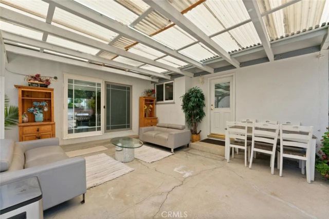 6201 Tampa, Tarzana, CA 91335