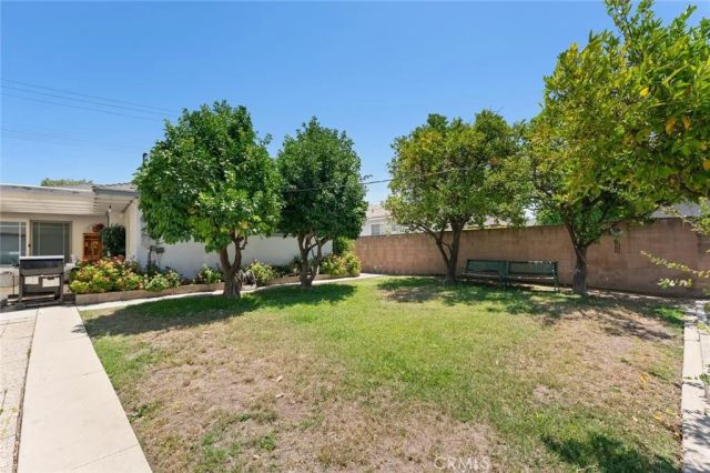 6201 Tampa, Tarzana, CA 91335