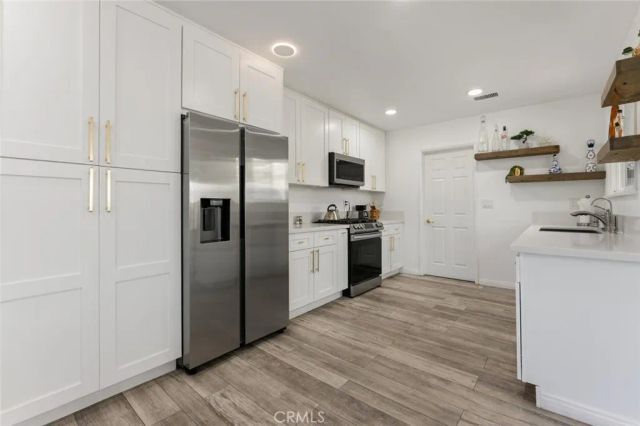 6201 Tampa, Tarzana, CA 91335