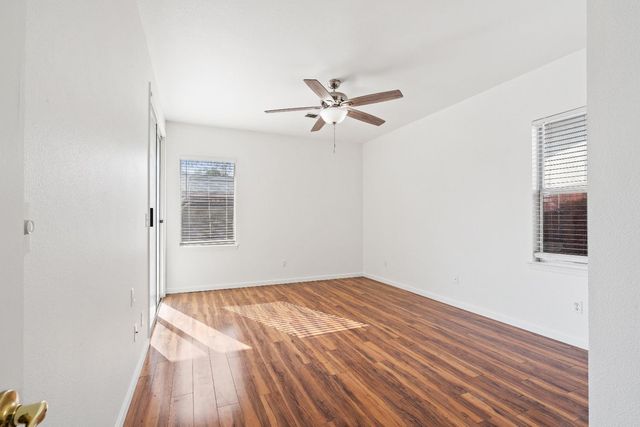 903 W Redwood Street, Hanford, CA 93230