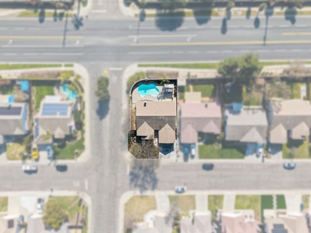 903 W Redwood Street, Hanford, CA 93230