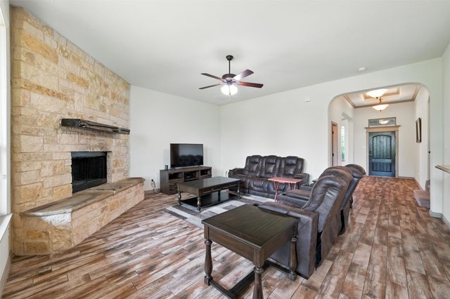 114 Taylor Ridge Drive, Waxahachie, TX 75167