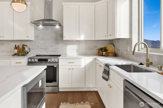 1030 Tinas Coma Drive, Burlington, WA 98233