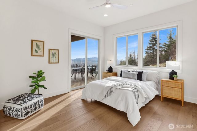 1030 Tinas Coma Drive, Burlington, WA 98233