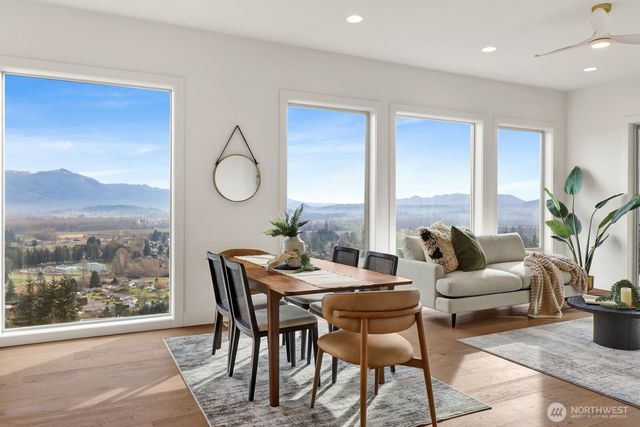 1030 Tinas Coma Drive, Burlington, WA 98233