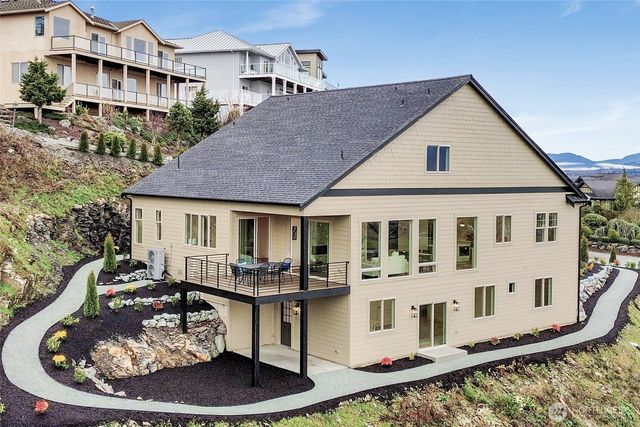 1030 Tinas Coma Drive, Burlington, WA 98233