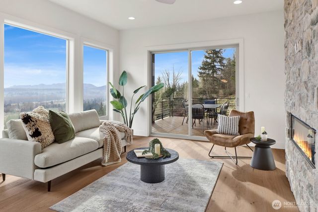 1030 Tinas Coma Drive, Burlington, WA 98233