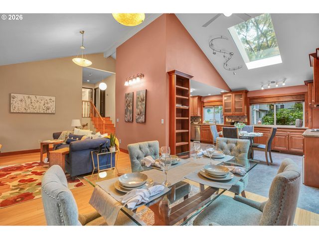 10033 Sw QUAIL POST Rd, Portland, OR 97219