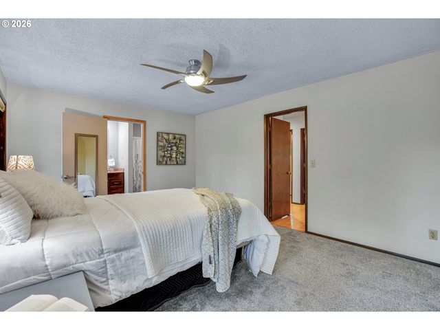 10033 Sw QUAIL POST Rd, Portland, OR 97219
