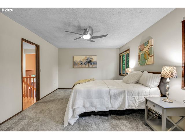 10033 Sw QUAIL POST Rd, Portland, OR 97219