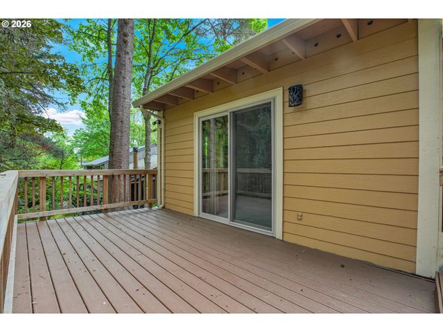 10033 Sw QUAIL POST Rd, Portland, OR 97219