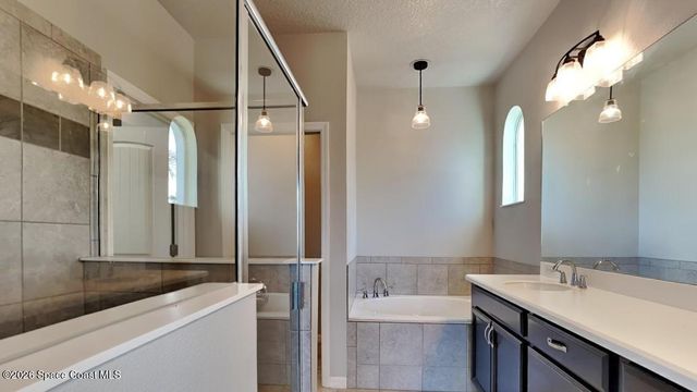 8004 Loren Cove Drive, Melbourne, FL 32940