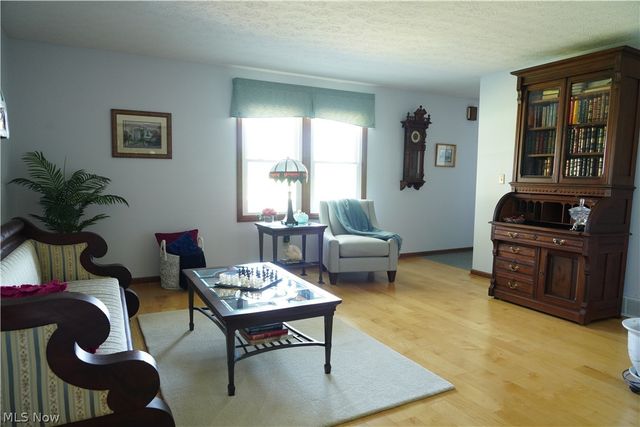 2160 Lake Breeze Road, Sheffield Village, OH 44054