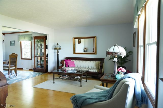 2160 Lake Breeze Road, Sheffield Village, OH 44054
