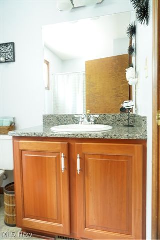 2160 Lake Breeze Road, Sheffield Village, OH 44054