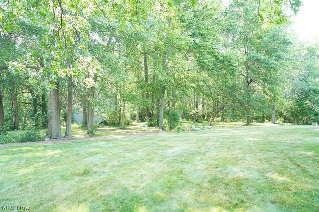 2160 Lake Breeze Road, Sheffield Village, OH 44054