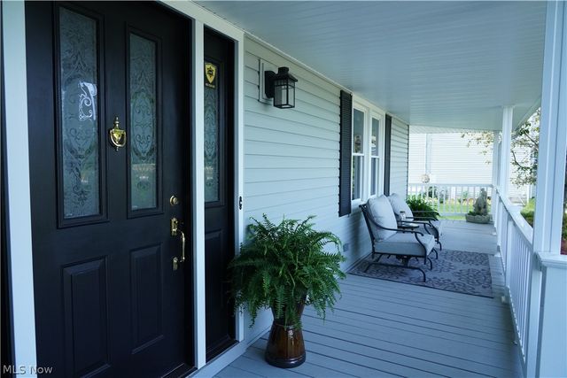 2160 Lake Breeze Road, Sheffield Village, OH 44054