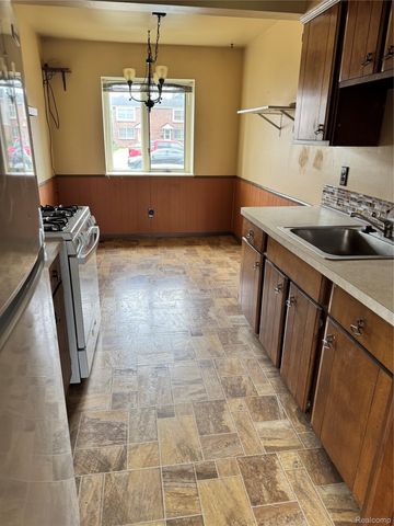 20102 Great Oak Circle S 174, Clinton Charter Township, MI 48036