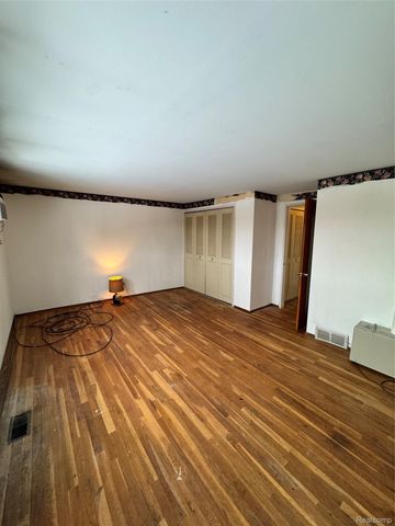 20102 Great Oak Circle S 174, Clinton Charter Township, MI 48036