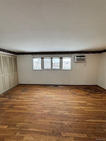 20102 Great Oak Circle S 174, Clinton Charter Township, MI 48036