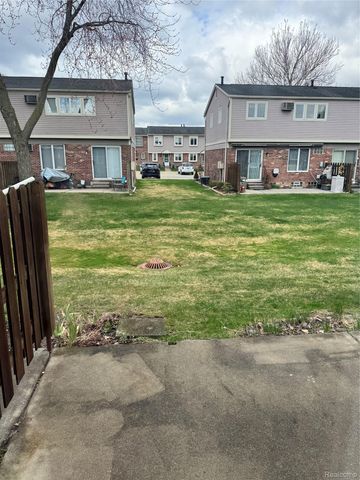 20102 Great Oak Circle S 174, Clinton Charter Township, MI 48036