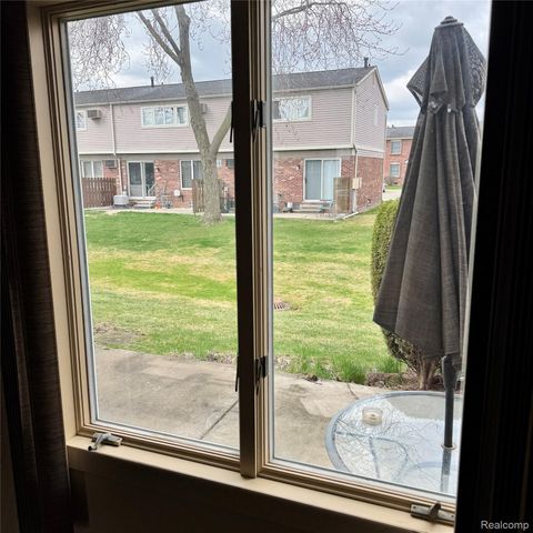 20102 Great Oak Circle S 174, Clinton Charter Township, MI 48036