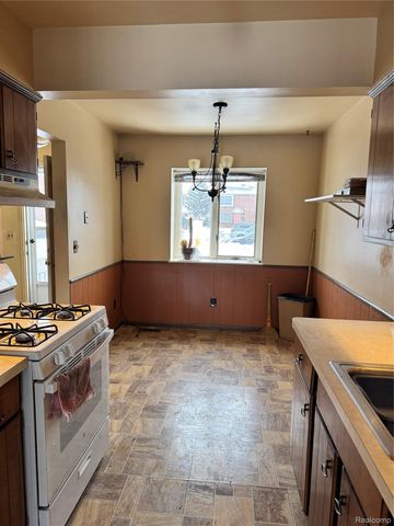 20102 Great Oak Circle S 174, Clinton Charter Township, MI 48036