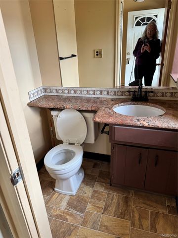 20102 Great Oak Circle S 174, Clinton Charter Township, MI 48036